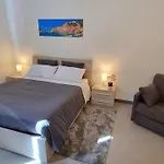Byron Rooms